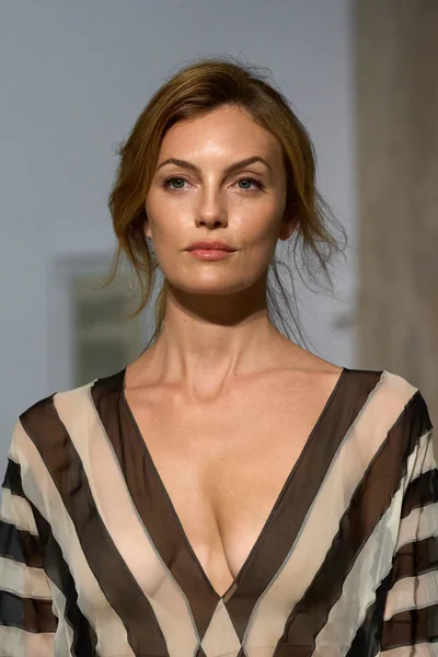 Look 2